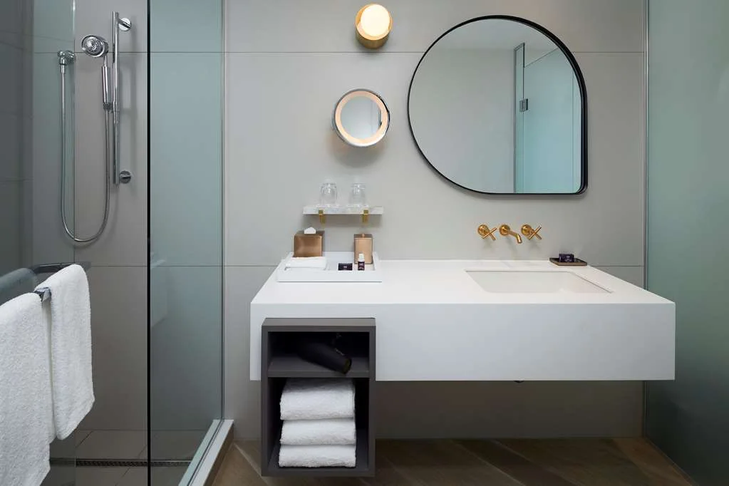 Andaz Ottawa byward Market, by Hyatt