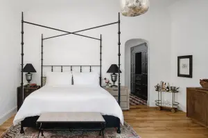 Commodore Perry Estate, Auberge Collection