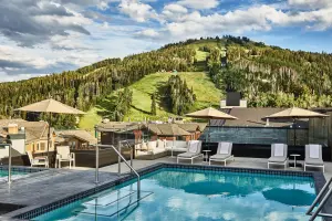 Goldener Hirsch, Auberge Collection