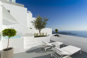 Grace Hotel, Auberge Collection