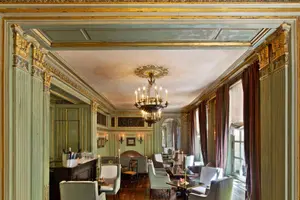 Le Dokhan's Paris Arc de Triomphe, a Tribute Portfolio Hotel