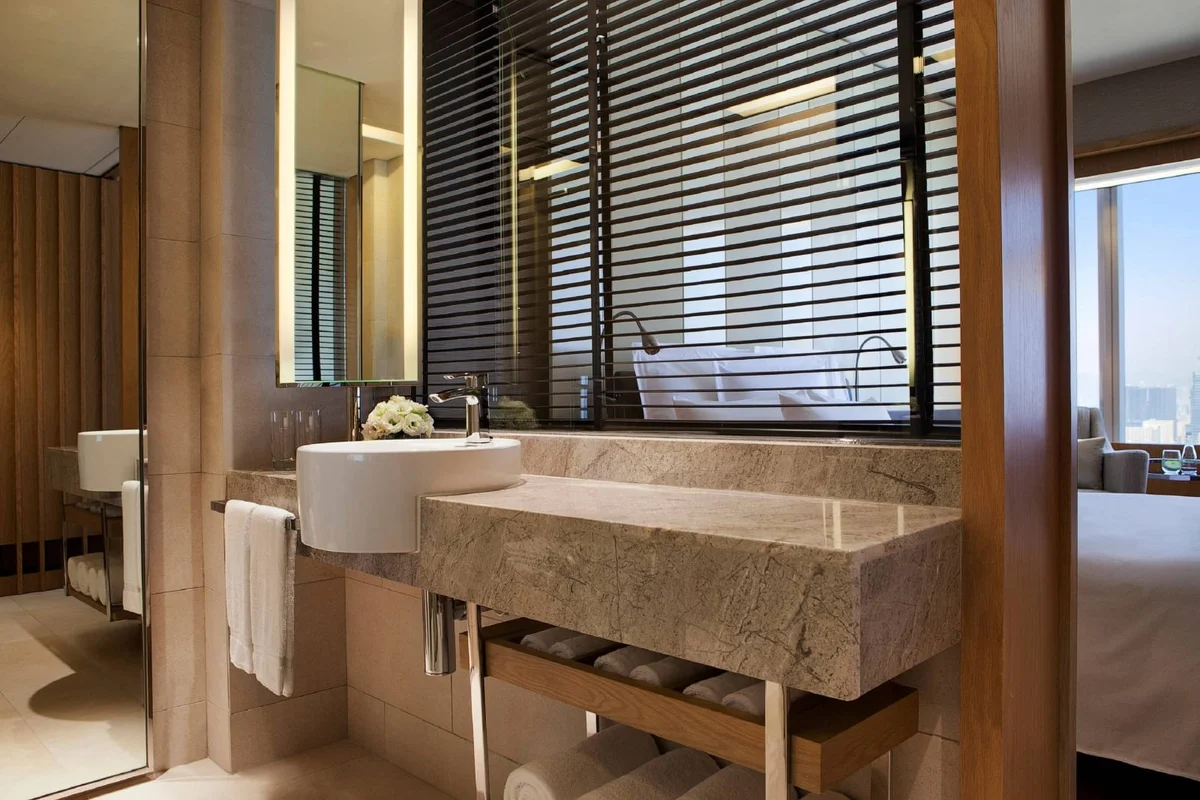 Renaissance Hong Kong Harbour View Hotel