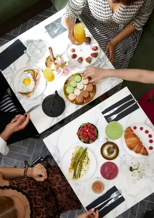 Villa Brown Ermou Hotel, a