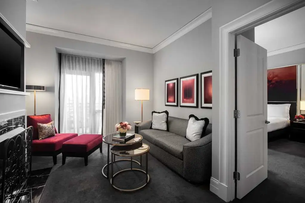 Waldorf Astoria, Chicago