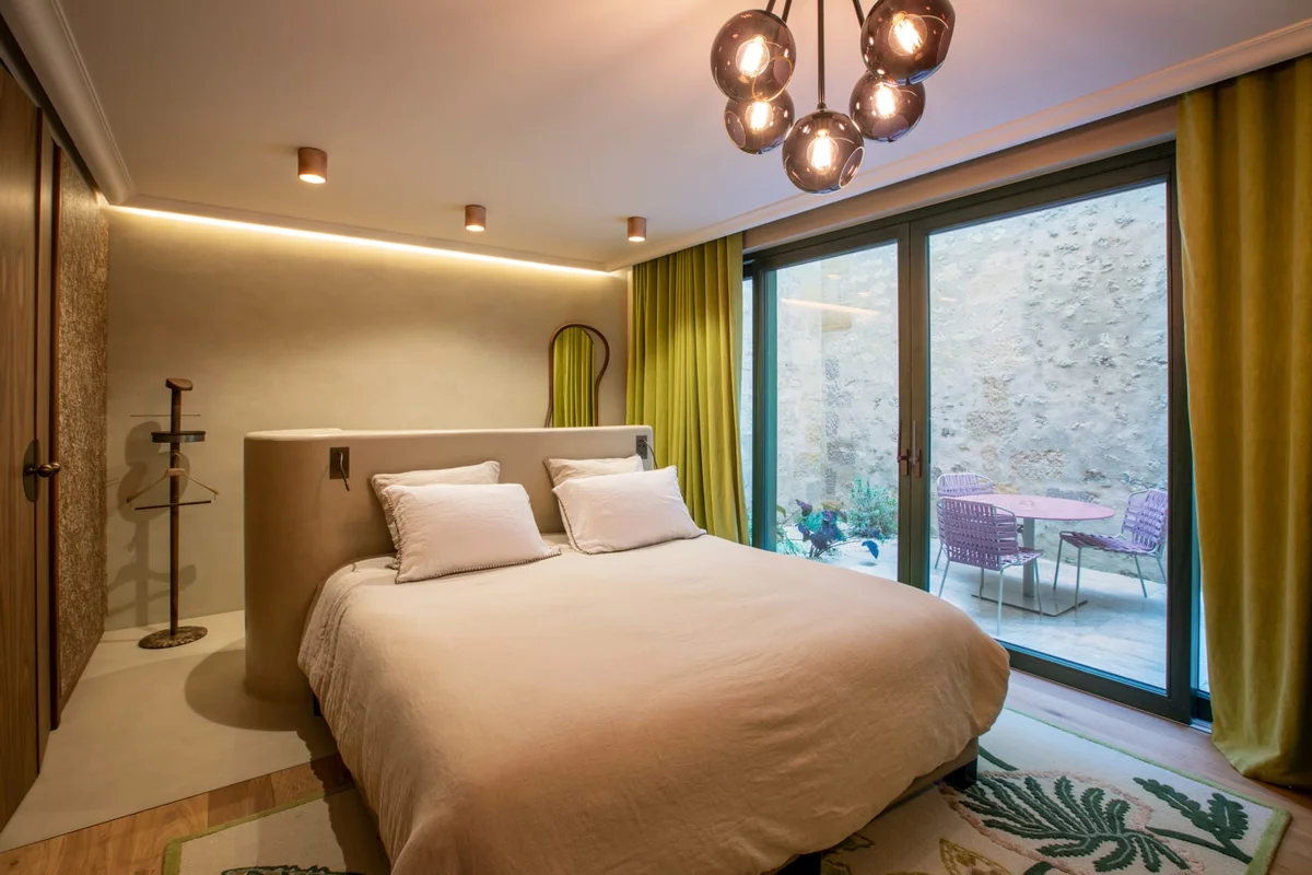 Yndo Hotel
